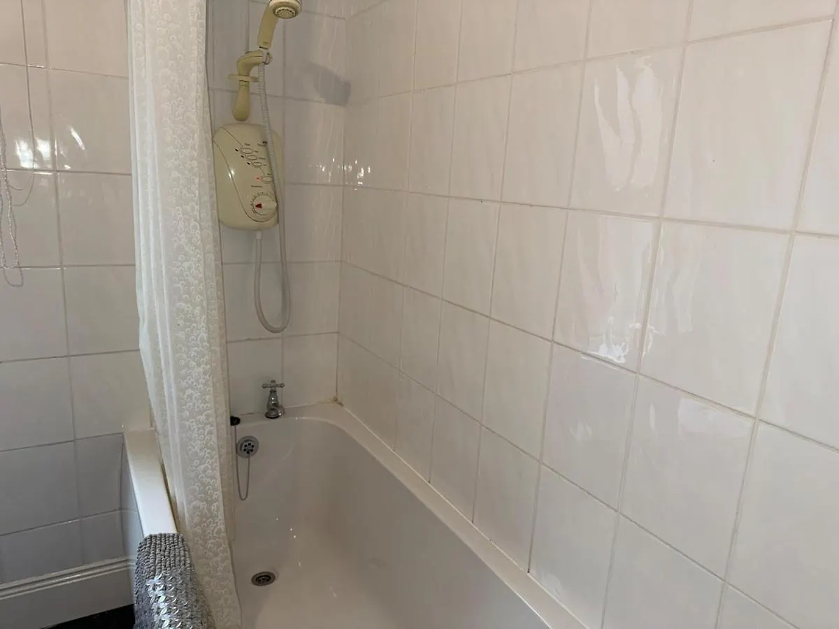 Lovely Central Belfast 4 Bedroom Period Home 0*,