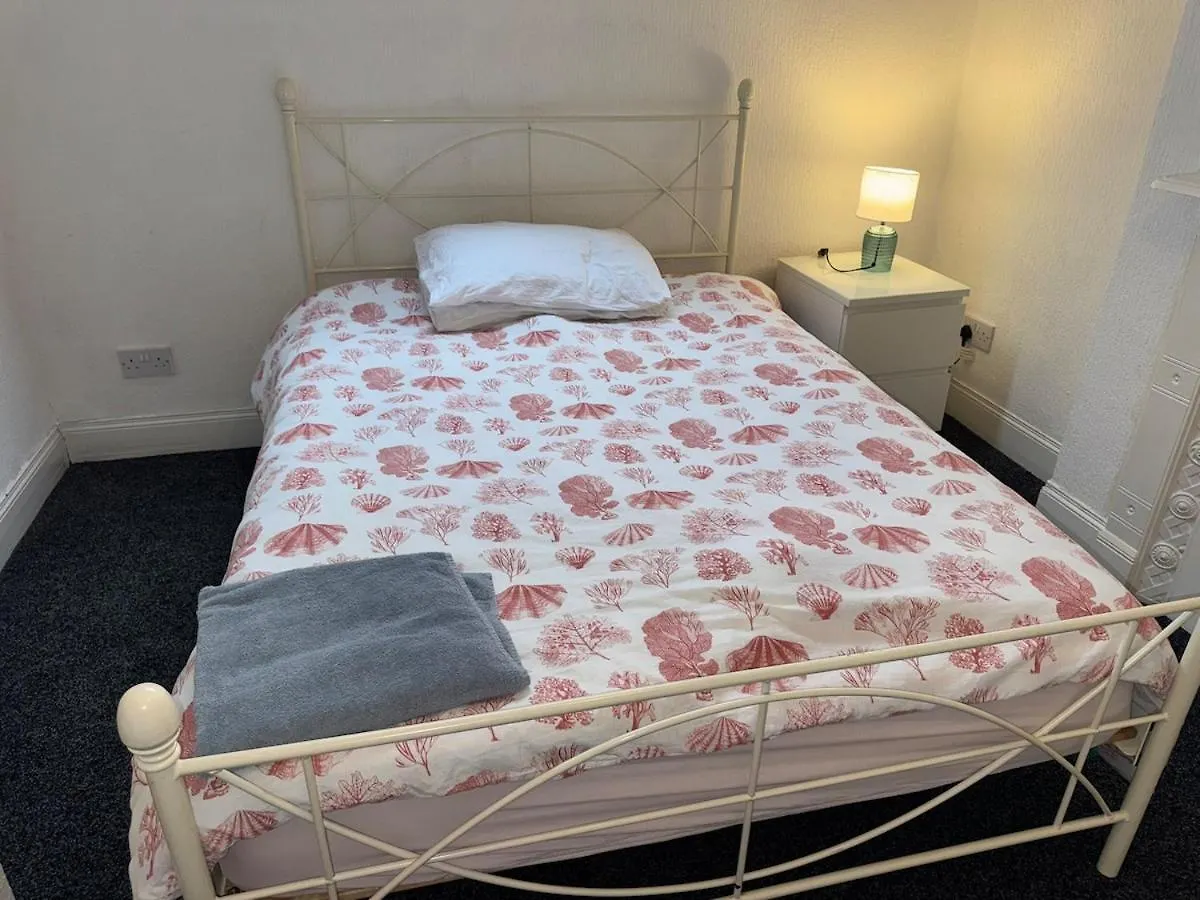 Дом отдыха Lovely Central Belfast 4 Bedroom Period Home